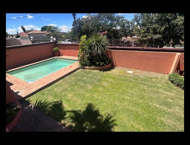 3 BEDROOM FREEHOLD FOR SALE IN LINMEYER